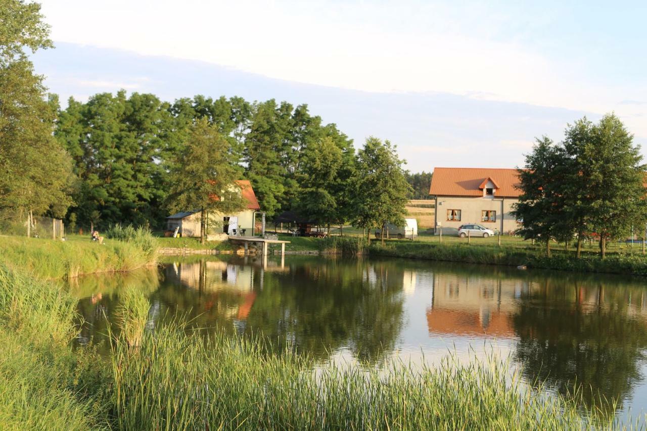 Agrowczasy Nad Stawem Villa Gartatowice Kültér fotó